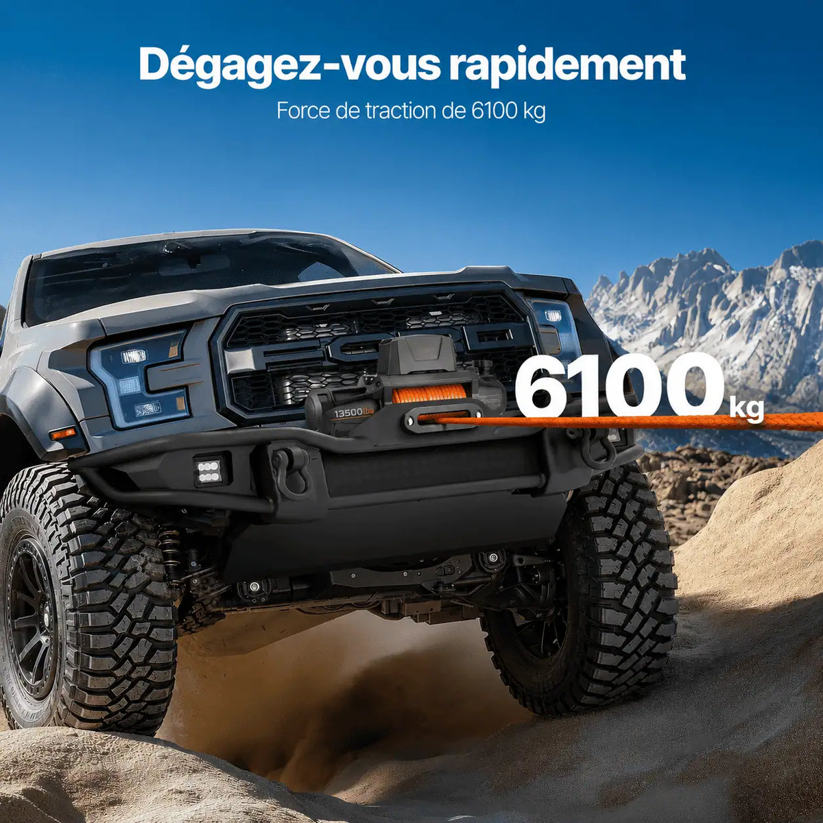 Pick-up tracté hors d'un terrain sableux, force de traction de 6 100 kg indiquée